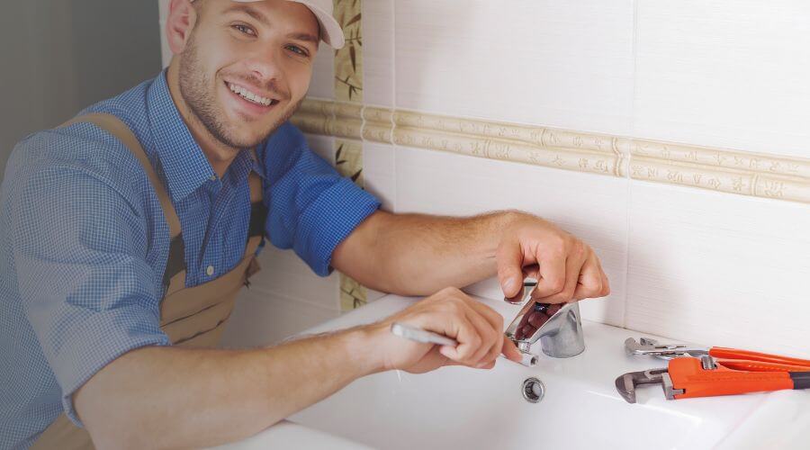 Professional clogged drains services in Farmdale, OH